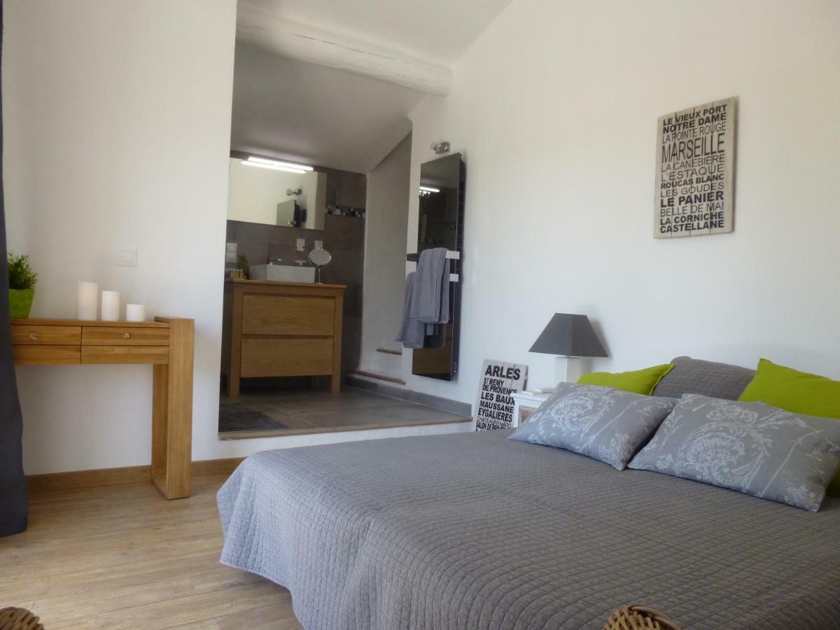 Les Chambres Des Taillades Les Taillades Bagian luar foto