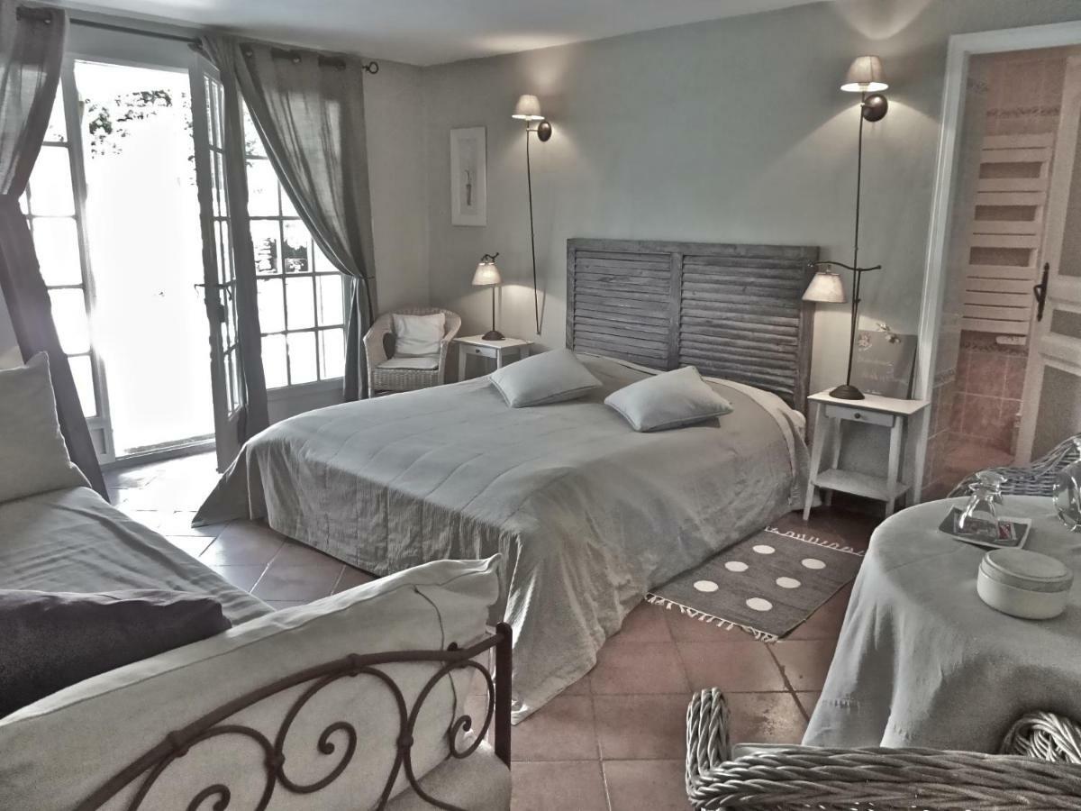 Les Chambres Des Taillades Les Taillades Bagian luar foto